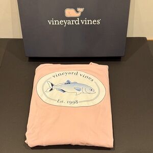 Vineyard Vines Ladies Pink Hooded Long Sleeve Tee with Fish Graphic. size XL